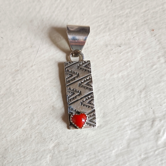 Beautiful Native American Navajo Sterling and Coral Pendant ❤️ - Picture 6 of 8